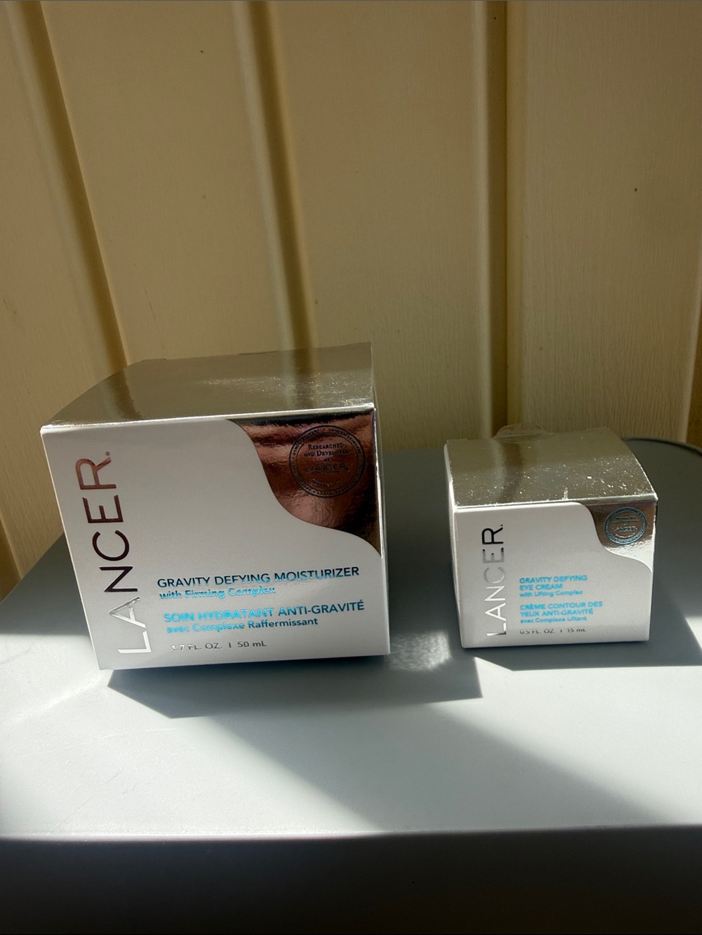 LANCER Gravity Defying Moisturizer – White